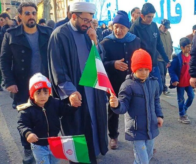 راهپیمایی مردم ملایر در محکومیت هتک حرمت به قرآن و مقدسات برگزار شد