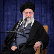 متفکر هندی: آیت‌الله خامنه‌ای تنها رهبر دموکرات در جهان بود