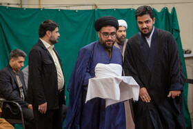 مراسم عمامه گذاری طلاب در روز میلاد امام علی(ع)