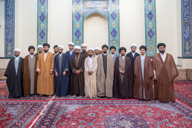 عکس یادگاری طلاب تازه معمم شده در روز میلاد امام علی(ع)