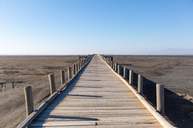 خشک‌شدن دریاچه، به افول صنعت گردشگری منطقه و از بین رفتن بخشی از کسب‌وکارهای وابسته انجامیده است.