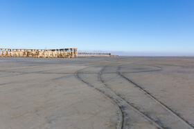 خشکشدن دریاچه، به افول صنعت گردشگری منطقه و از بین رفتن بخشی از کسبوکارهای وابسته انجامیده است.