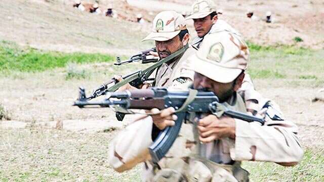 عکس آرشیوی است درگیری مرزبانان در سراوان با گروهک تروریستی