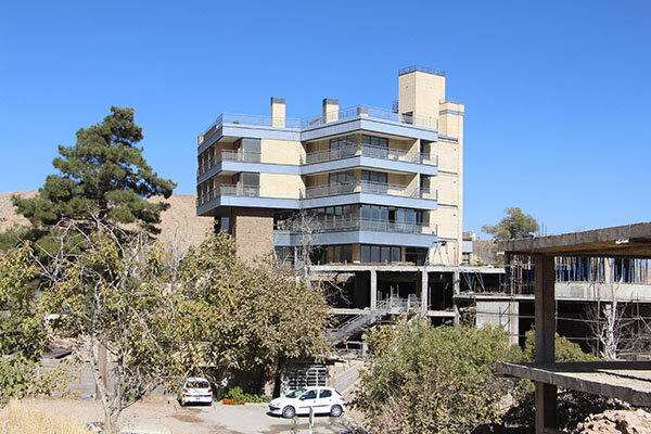 ساختوسازها روستای «قلات» را خفه کرد! + عکس