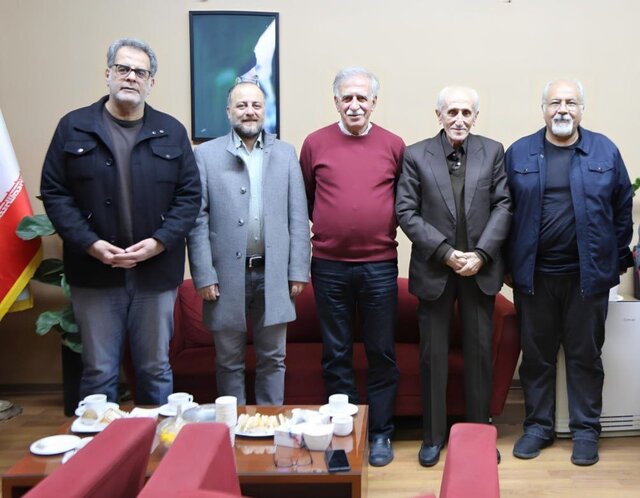 دیدار با تهیه‌کننده «کفش‌های میرزا نوروز» و «شاید وقتی دیگر»