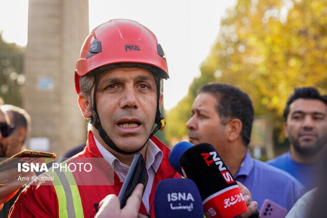 مهار آتش‌سوزی در ساختمان اداری ـ تجاری شش‌طبقه در یوسف‌آباد