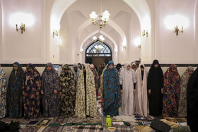 مراسم معنوی اعتکاف بانوان در شبستان تبریزی در مسجد جامع گوهرشاد - مشهد