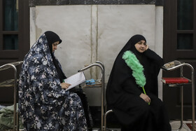 مراسم معنوی اعتکاف بانوان در شبستان تبریزی در مسجد جامع گوهرشاد - مشهد