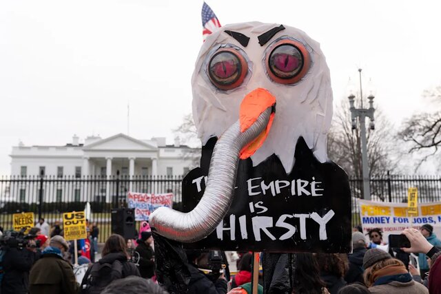 تجمعات در آمریکا و مقابل کاخ سفید در اعتراض به حملات به ونزوئلا و دستگیری مادورو