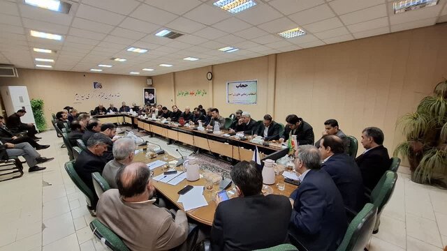 استاندار ایلام: بازاریان بازوی توانمند اقتصادی دولت هستند