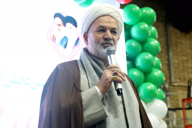 استاندار قم: تعهد و اخلاص سردار سلیمانی در نسل آینده نهادینه شود