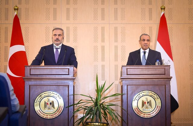 تاکید وزیران خارجه مصر و ترکیه بر اهمیت آرامش اوضاع در یمن
