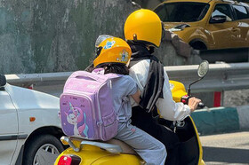 رنگی میان ترافیک خاکستری