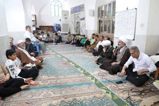 دفاع از حریم ولایت فقیه و امام جامعه مسلمین وظیفه‌ای همگانی است