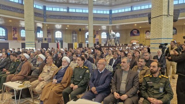 امام جمعه ایلام: دشمنان به‌دنبال تضعیف وحدت ملت ایران هستند/حاج قاسم محبوبیت جهانی یافت