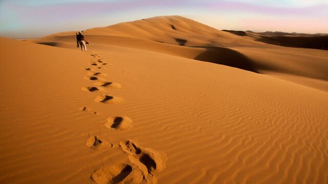 تصویر تزیینی است نجات ۳ نفر گمشده در کویر آرادان به مدد پهپادهای امدادی