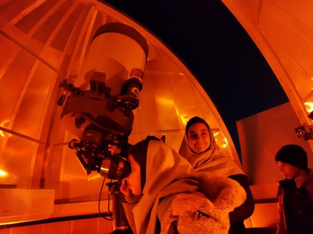 آموزش نجوم به دانش‌آموزان با پیشرفته‌ترین تجهیزات در رصدخانه حرم آستانه شیراز