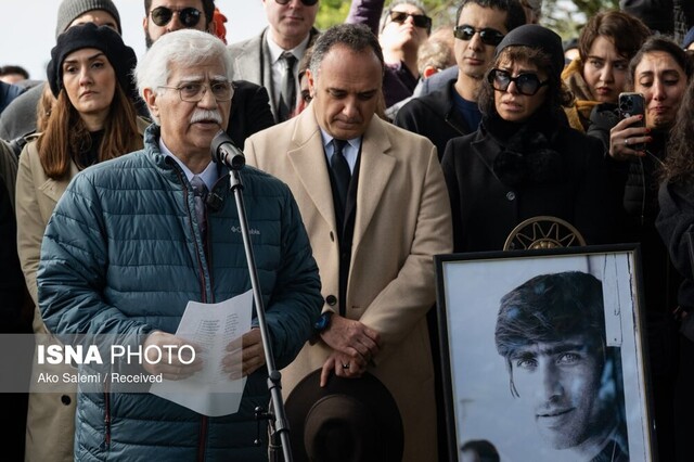 تصاویری تازه از خاکسپاری بهرام بیضایی