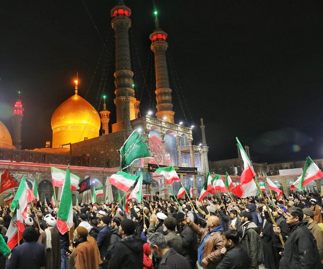 تجمع مردم قم در واکنش به ناآرامی‌های اخیر