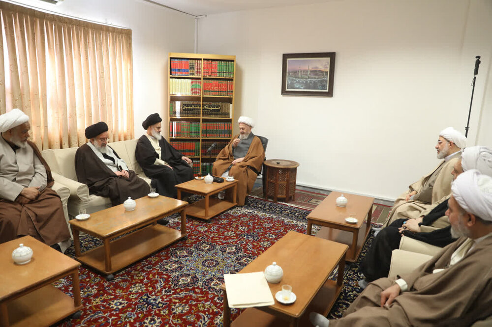 آیت‌الله سبحانی: وحدت مهم‌ترین راهکار عبور از مشکلات جامعه است