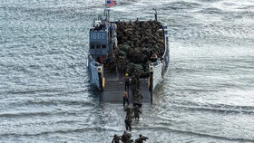 آمریکا بازماندگان حمله به قایق‌ها در کارائیب را به حال خود رها کرد تا غرق شوند