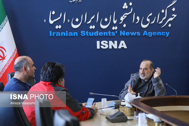 برای زمین‌گیر کردن کشور،  پول ملی هدف گرفته شده است