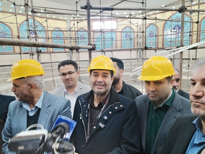 بازدید میدانی وزیر ورزش از پروژه‌های ورزشی پاکدشت