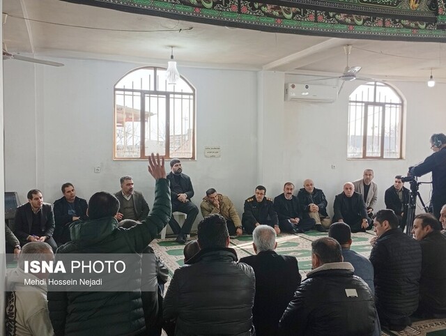 بررسی مشکلات بازار بزرگ ساحلی آستارا در نشست مشترک مسئولان شهرستان با بازاریان