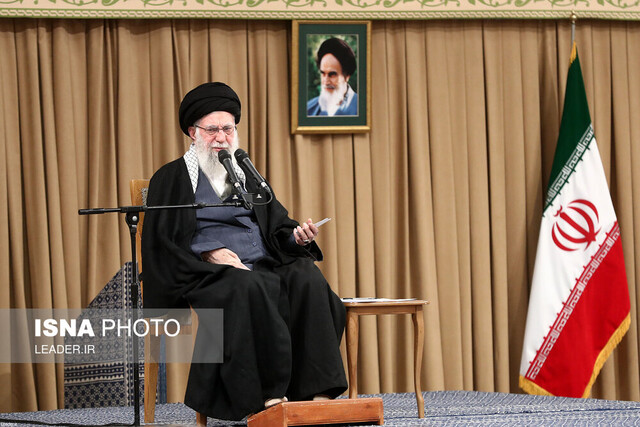 حضرت آیت الله خامنه‌ای: وحدت خود را حفظ کنید، ملت متحد  بر هر دشمنی فائق می‌آید