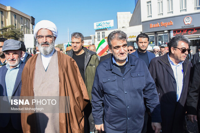 حضور استاندار در راهپیمایی امروز- سمنان استاندار سمنان: دولت اعتراضات به حق را میشنود
