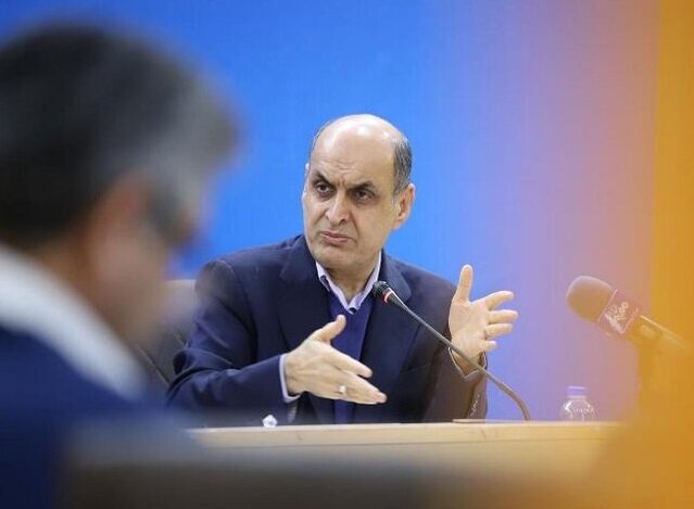 فساد ارز ترجیحی باید برچیده می‌شد/ نوبت رفع ناترازی بانکی است