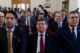 نشست وزیر امور خارجه با سفرا و روسای نمایندگی‌های خارجی مقیم تهران