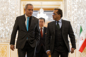 نشست وزیر امور خارجه با سفرا و روسای نمایندگی‌های خارجی مقیم تهران