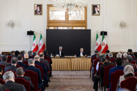 نشست سید‌عباس عراقچی، وزیر امور خارجه با سفرا و روسای نمایندگی‌های خارجی مقیم تهران