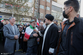 تصاویر/ حضور سید حسن خمینی در اجتماع بزرگ مردم تهران