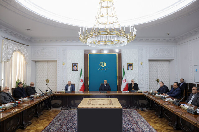 پزشکیان: یکبار برای همیشه مساله ارز و رانت‌ها را حل می‌کنیم