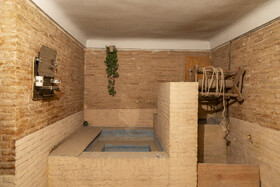 خانه تاریخی کلاهی_ این اثر تاریخی چون مالک شخصی دارد، مرمت و نگهداری آن بر عهده مالک است و در صورتی که شرایط آن برای مردم خطرپذیر باشد و مالک اقدام به مرمت نکند، میراث فرهنگی و یا سازمان نوسازی و بهسازی شهر اصفهان ممکن است اقدام به مرمت اضطراری کند.