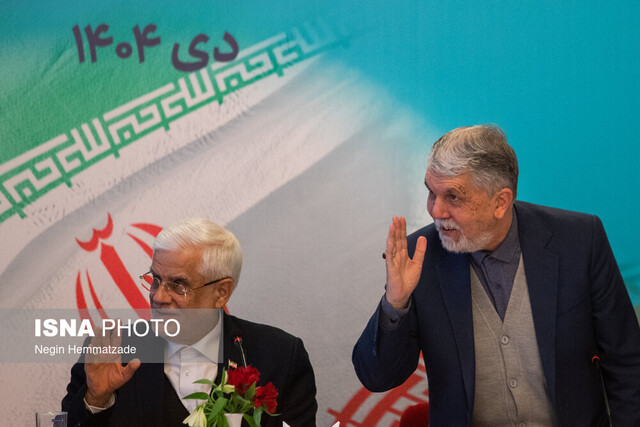 نشست معاون اول رئیس جمهور با جمعی از هنرمندان موسیقی، تئاتر و هنرهای تجسمی