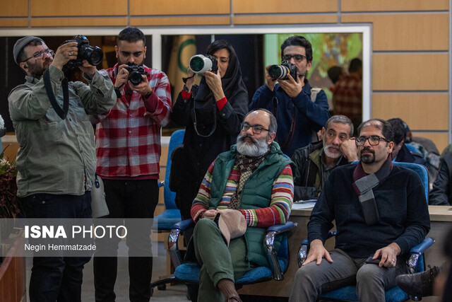 هر کسی در جشنواره حضور ندارد به خودش اجازه فحاشی میدهد