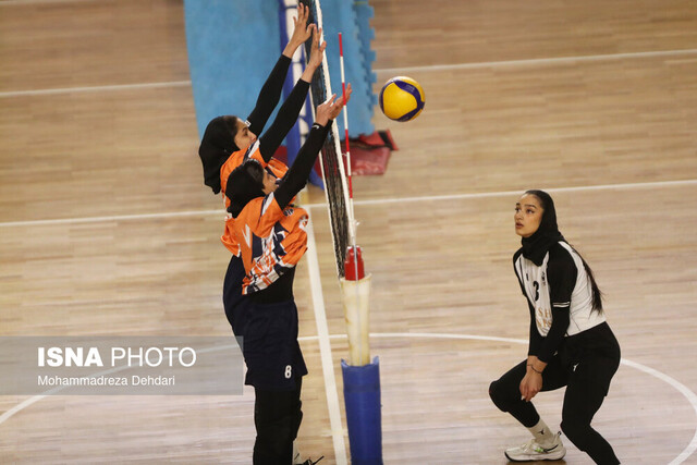 اولین باخت دختران سایپا در لیگ والیبال/ ملوان به پلی‌آف رسید