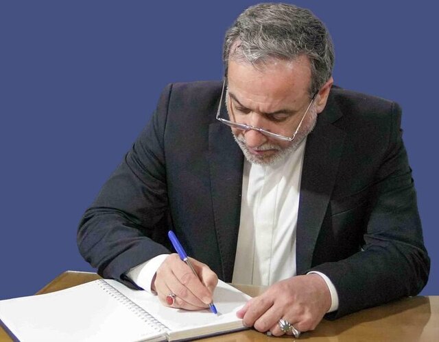 عراقچی افغانستان و پاکستان را به گفتگو و خویشتنداری دعوت کرد عراقچی افغانستان و پاکستان را به گفتگو و خویشتنداری دعوت کرد