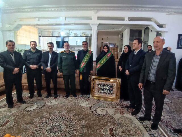 خون شهدا مسیر انقلاب اسلامی را بیمه کرد