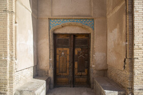 اثرات فرونشست در درب ورودی جنوب غربی مسجد جامع اصفهان