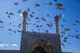 مسجد جامع اصفهان که با نامهای دیگری مانند مسجد عتیق و مسجد جمعه نیز شناخته میشود، از قدیمیترین مساجد ایران و از نخستین مساجد چهار ایوانی جهان اسلام دانسته شده است.