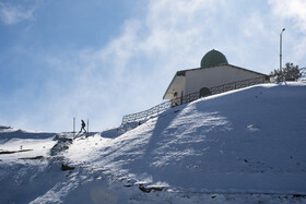 بارش برف در آرامگاه خالد نبی