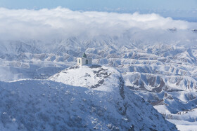 بارش برف در آرامگاه خالد نبی