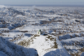 بارش برف در آرامگاه خالد نبی