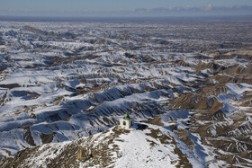بارش برف در آرامگاه خالد نبی