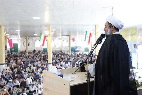 امام جمعه زاهدان: مردم ایران آماده هرگونه فداکاری در راه نظام مقدس جمهوری اسلامی هستند