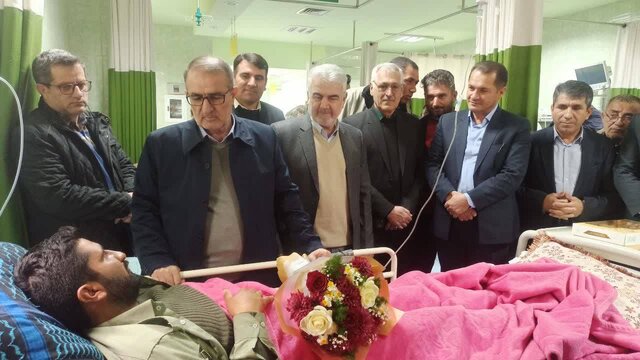 عیادت استاندار کهگیلویه و بویراحمد از محیطبان زخمی دنا عیادت استاندار کهگیلویه و بویراحمد از محیطبان زخمی دنا